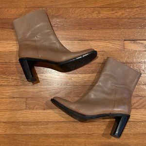 Liz Claiborne vintage square toe tan heeled boots